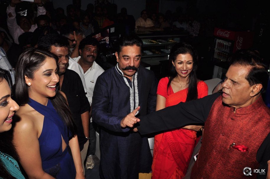 Celebs-at-Cheekati-Raajyam-Movie-Premier-Show